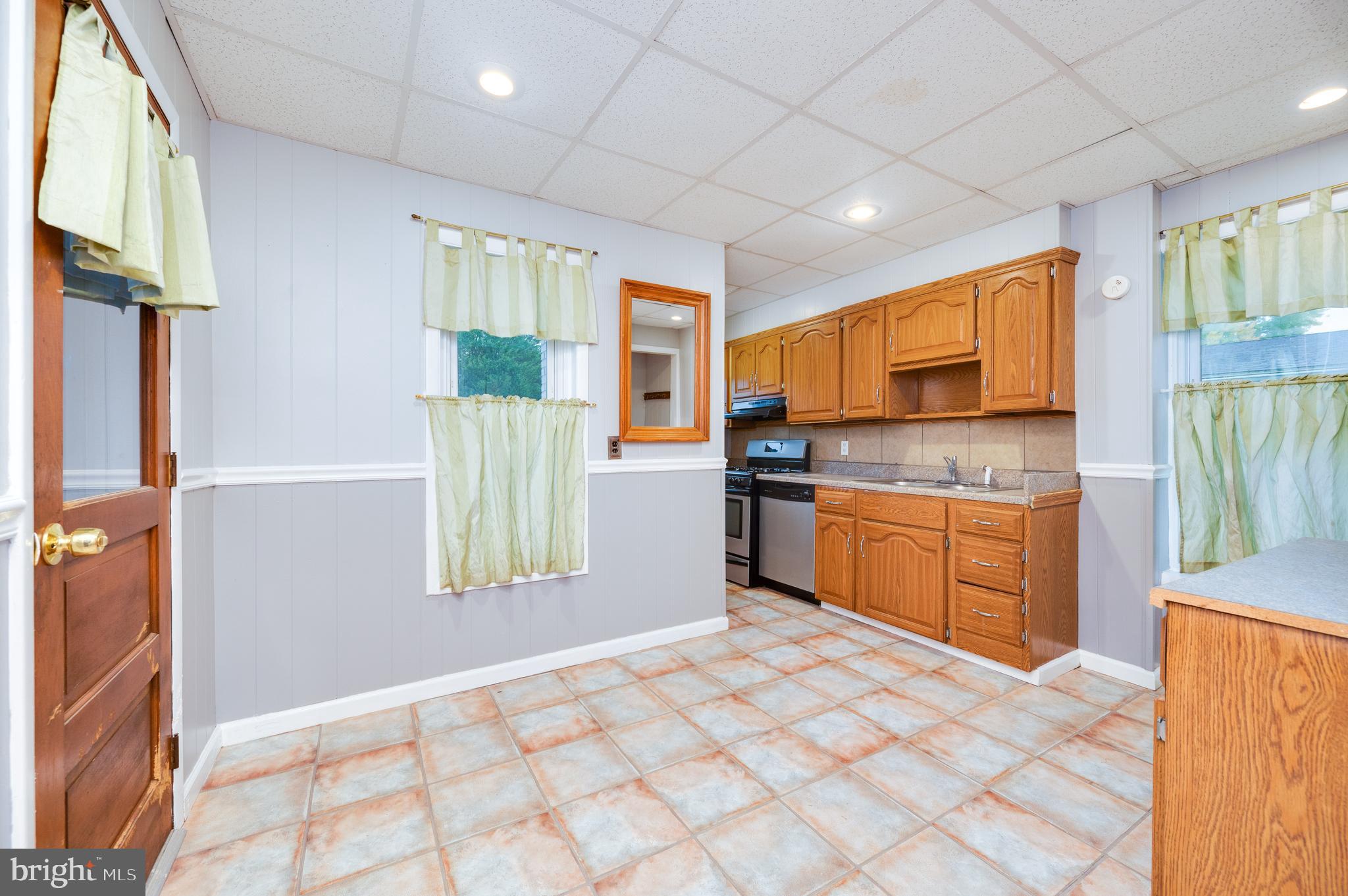 3317 Ridgeway Street Reading, PA 19605 - Photo 13 of 28 Gallery Image 13