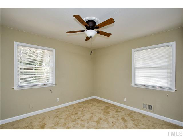 5133 Melbourne Road Raleigh, NC 27606 - Photo 11 of 15 Gallery Image 11