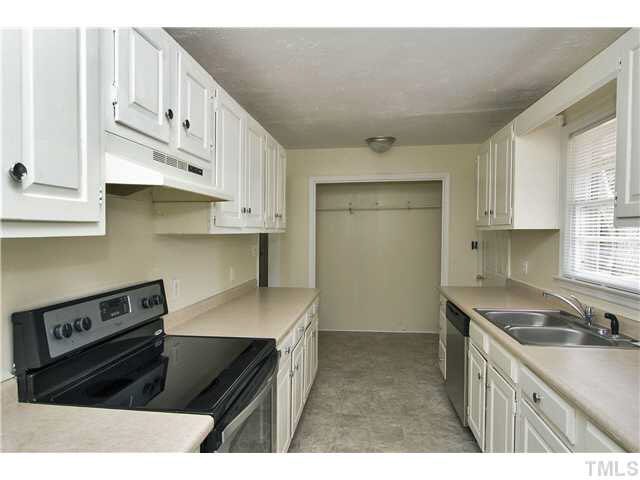 5133 Melbourne Road Raleigh, NC 27606 - Photo 7 of 15 Gallery Image 7
