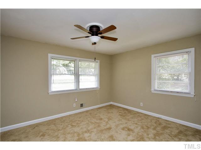 5133 Melbourne Road Raleigh, NC 27606 - Photo 9 of 15 Gallery Image 9