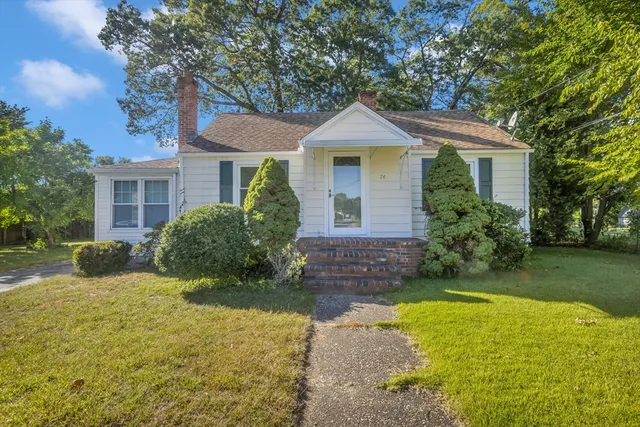 $319,900 | 74 Woodstock Street, Chicopee, MA 01020