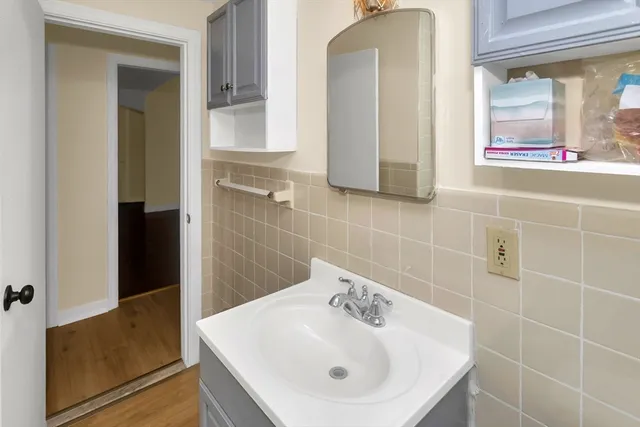 $319,900 | 74 Woodstock Street, Chicopee, MA 01020