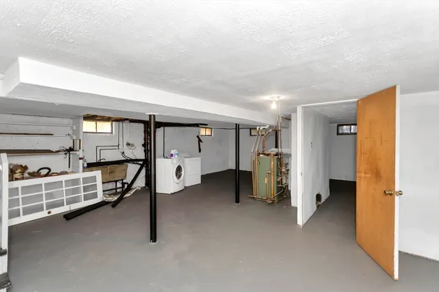 $319,900 | 74 Woodstock Street, Chicopee, MA 01020