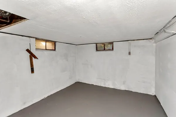$319,900 | 74 Woodstock Street, Chicopee, MA 01020
