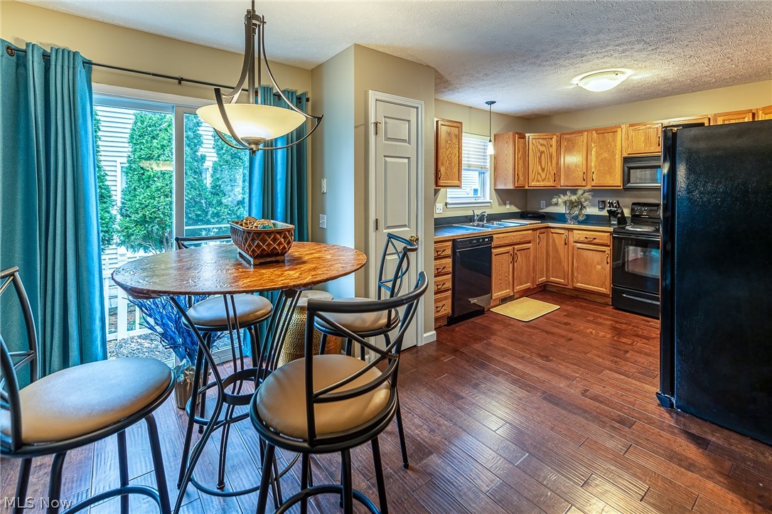 3163 Castleton Court Akron, OH 44312 - Photo 4 of 18