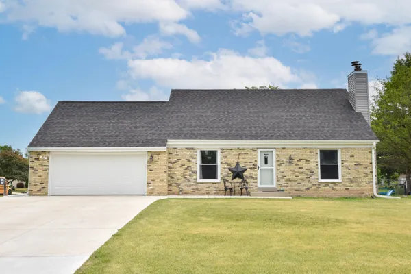 $429,900 | W165-n10648 Wagon Trail, Germantown, WI 53022