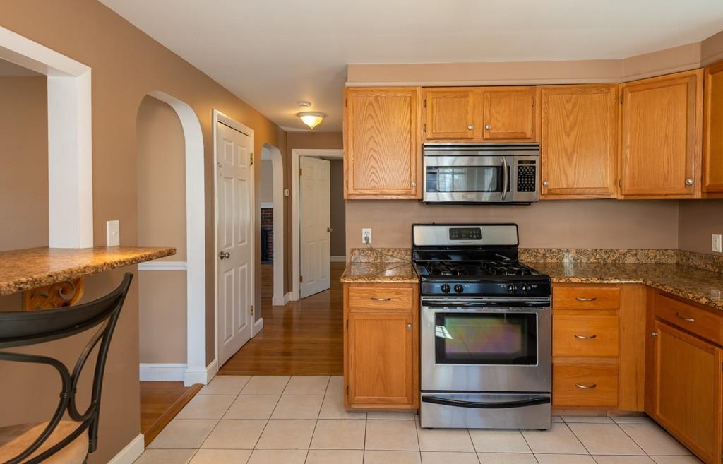 78 Harris Road Lynn, MA 01904 - Photo 8 of 41 Gallery Image 8
