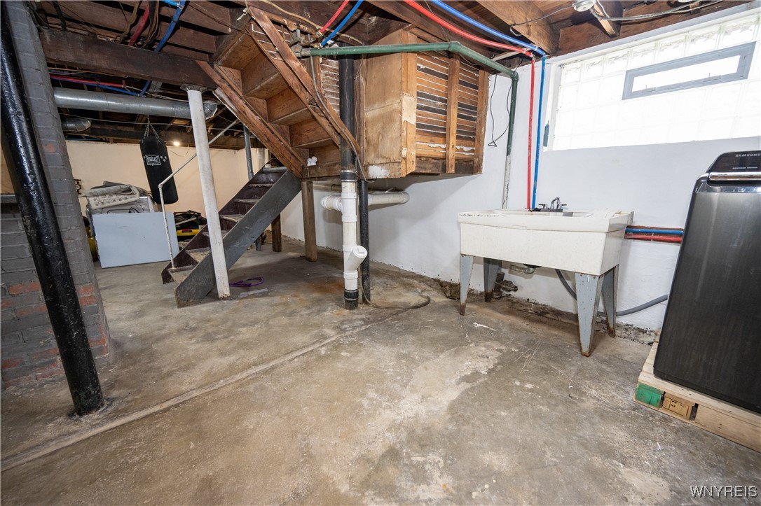 92 Laird Avenue Buffalo, NY 14207 - Photo 33 of 39