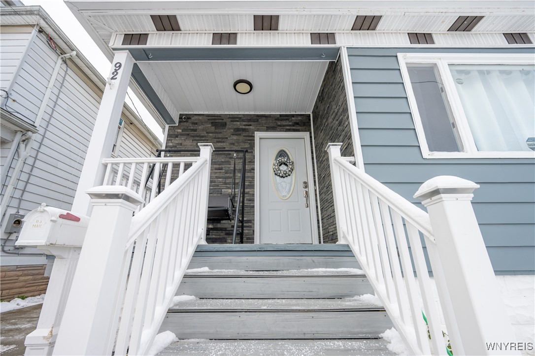 92 Laird Avenue Buffalo, NY 14207 - Photo 4 of 39