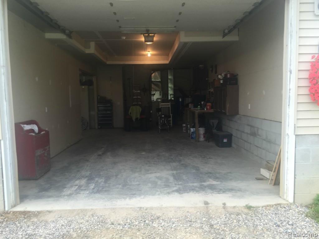 8562 Fisher Road Yale, MI 48097 - Photo 12 of 39 IMG_4725.jpg