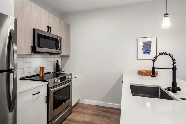 $551,633 | 10 Somerset Avenue, Unit 405, Winthrop, MA 02152