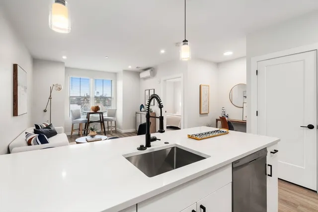 $551,633 | 10 Somerset Avenue, Unit 405, Winthrop, MA 02152