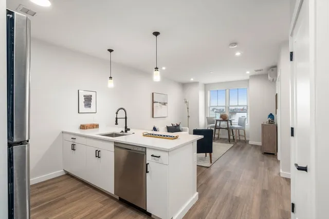 $551,633 | 10 Somerset Avenue, Unit 405, Winthrop, MA 02152