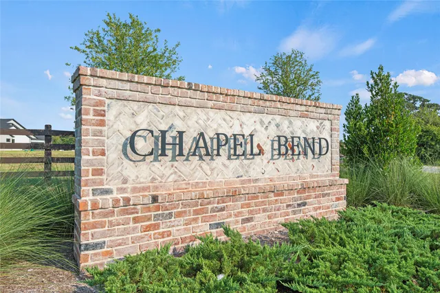 a sign that is on the side of a building