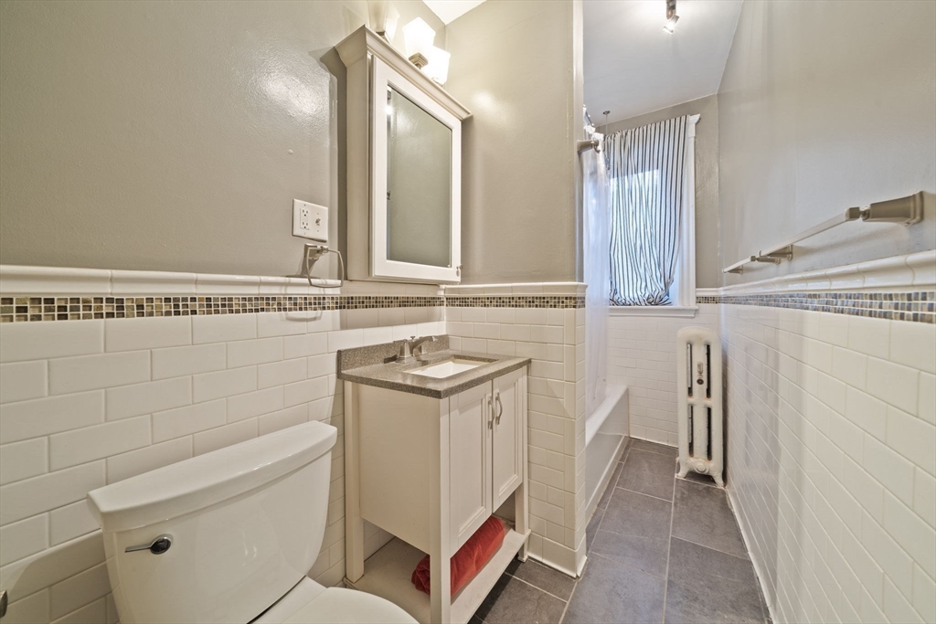 1986 Commonwealth, Unit 2 Boston, MA 02135 - Photo 15 of 24