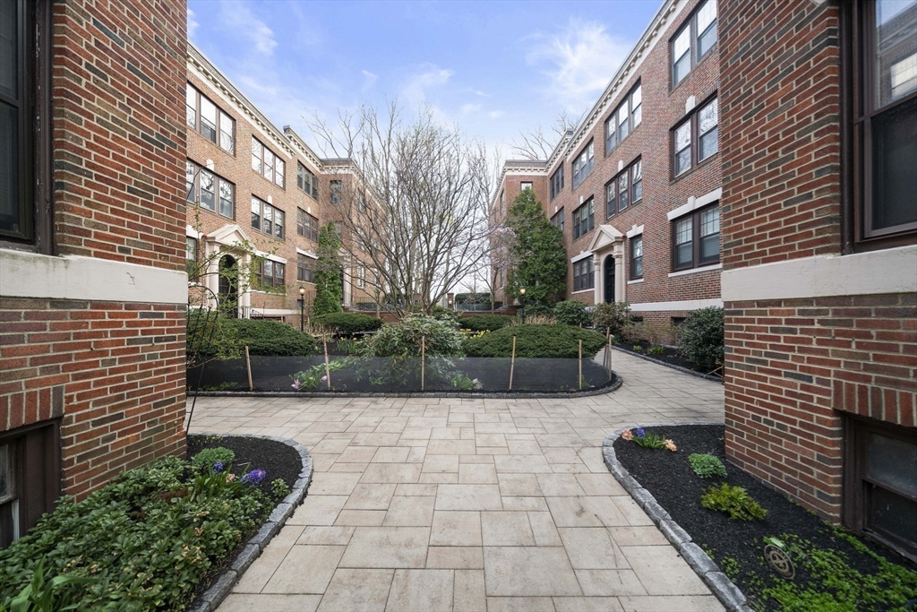 1986 Commonwealth, Unit 2 Boston, MA 02135 - Photo 18 of 24