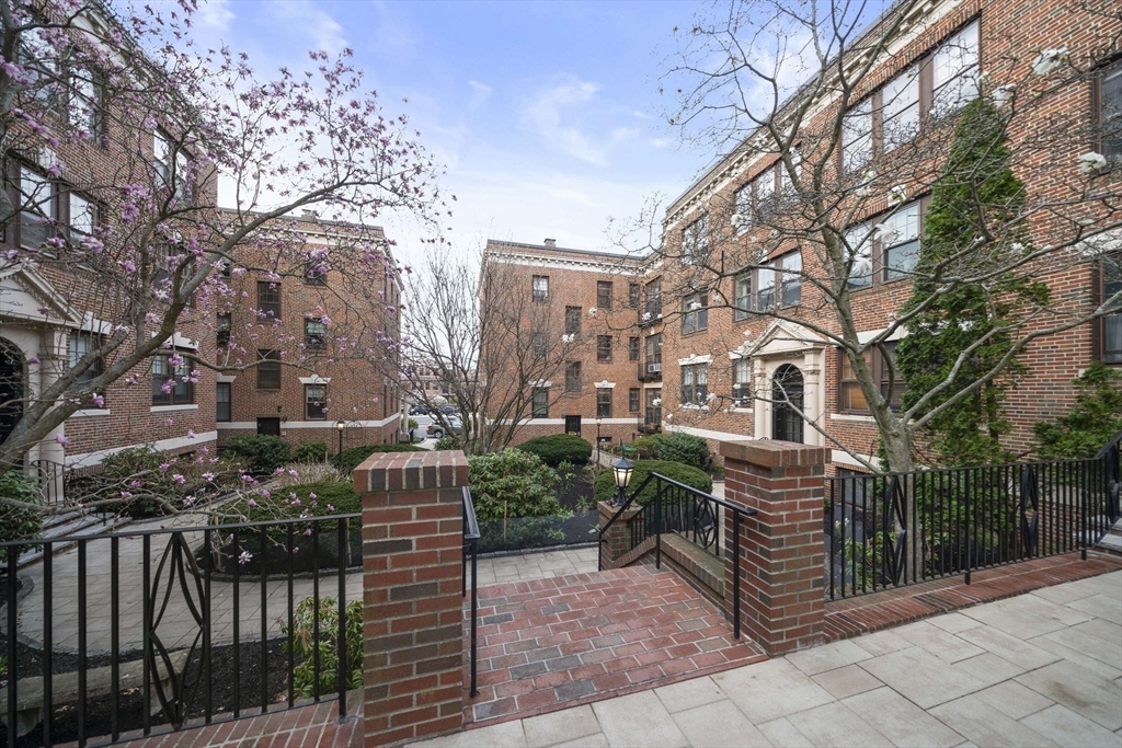 1986 Commonwealth, Unit 2 Boston, MA 02135 - Photo 2 of 24