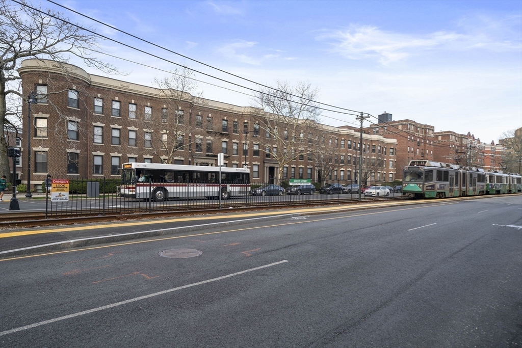 1986 Commonwealth, Unit 2 Boston, MA 02135 - Photo 23 of 24