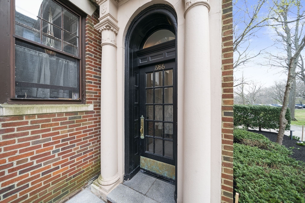 1986 Commonwealth, Unit 2 Boston, MA 02135 - Photo 3 of 24