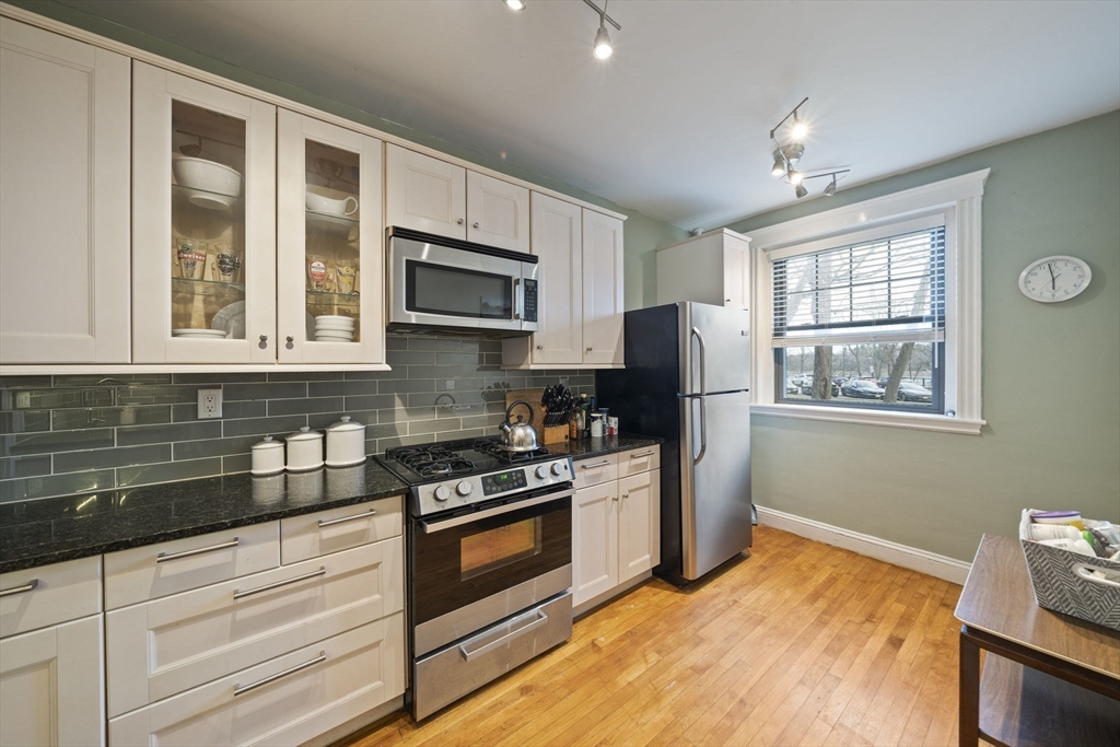 1986 Commonwealth, Unit 2 Boston, MA 02135 - Photo 7 of 24