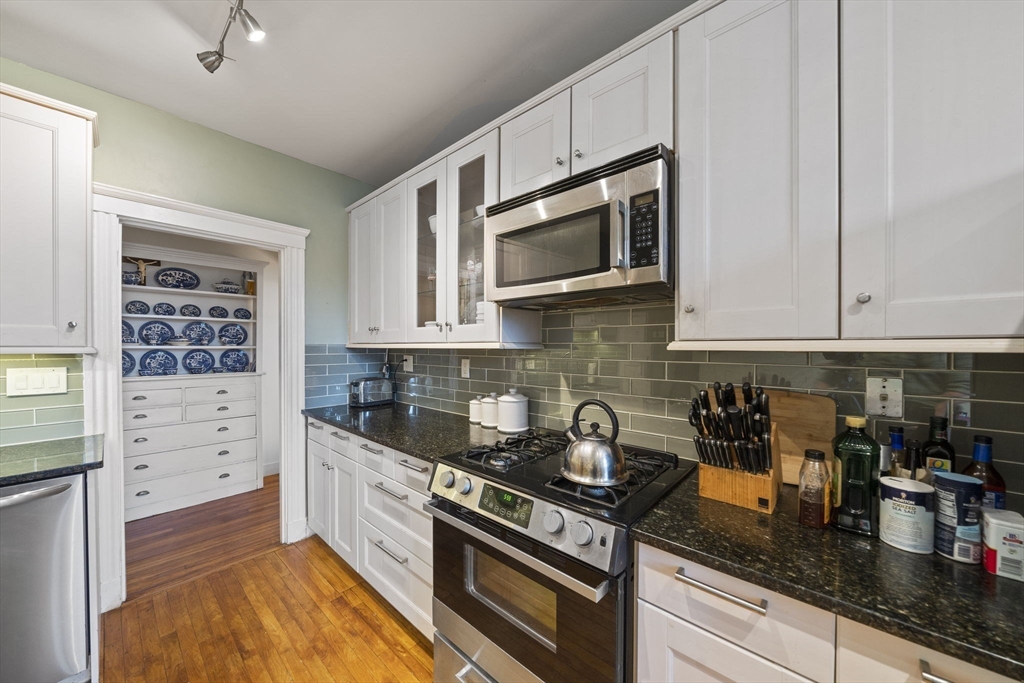 1986 Commonwealth, Unit 2 Boston, MA 02135 - Photo 8 of 24