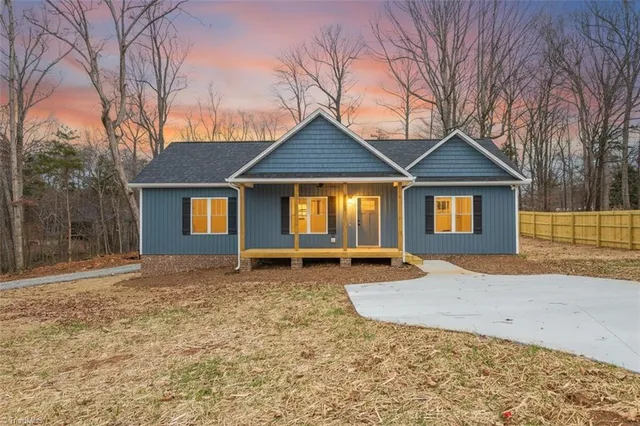 $319,000 | 1931 Henry Road, Graham, NC 27253
