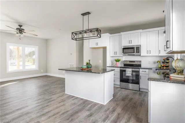 $328,000 | 1931 Henry Road, Graham, NC 27253