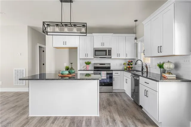 $319,000 | 1931 Henry Road, Graham, NC 27253