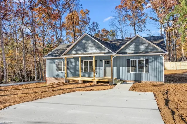 $328,000 | 1931 Henry Road, Graham, NC 27253