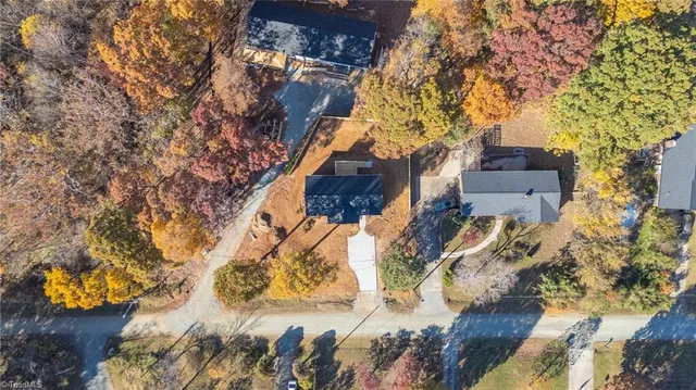 $319,000 | 1931 Henry Road, Graham, NC 27253