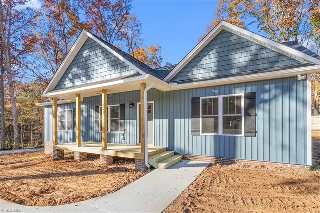 $328,000 | 1931 Henry Road, Graham, NC 27253