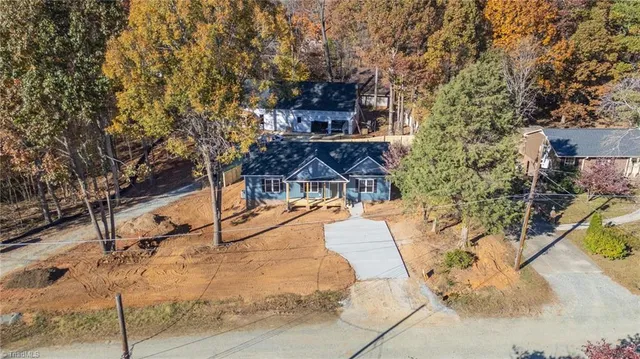 $328,000 | 1931 Henry Road, Graham, NC 27253