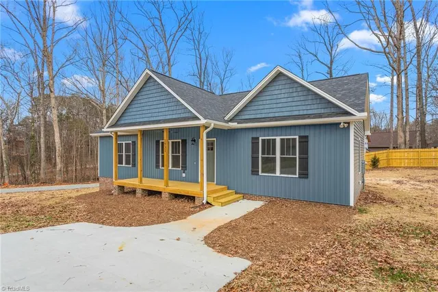 $319,000 | 1931 Henry Road, Graham, NC 27253