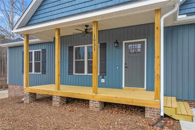 $319,000 | 1931 Henry Road, Graham, NC 27253