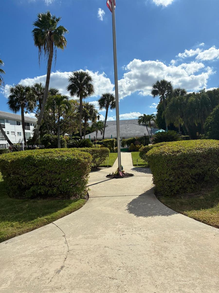 2050 Northeast 39th Street, Unit 311 Lighthouse Point, FL 33064 - Photo 13 of 17 a view of a park