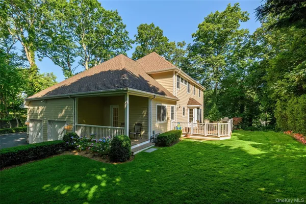 $1,995,000 | 33 Walters Avenue, Cold Spring Harbor, NY 11724