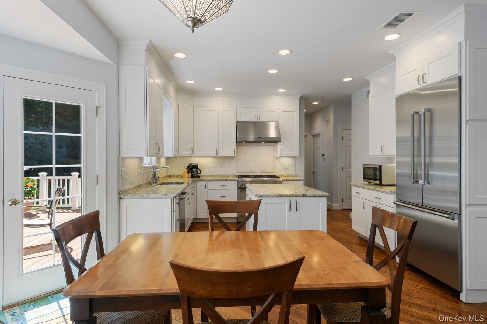 33 Walters Avenue Cold Spring Harbor, NY 11724 - Photo 9 of 18