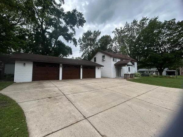 $299,900 | 640 3rd Street North, Dassel, MN 55325