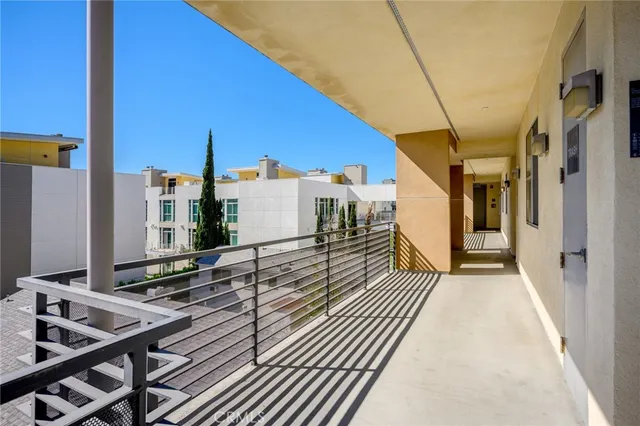 a view of entryway with a front door