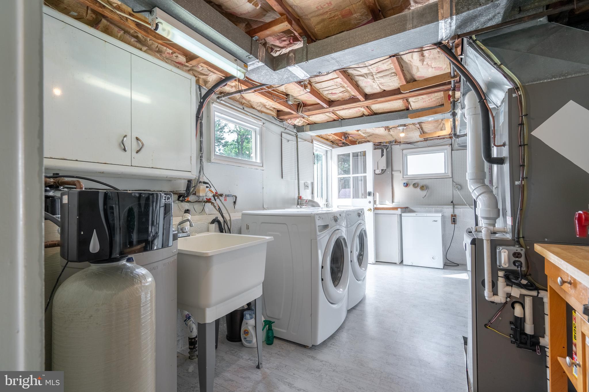 213 Suffolk Road Flourtown, PA 19031 - Photo 31 of 44 Laundry/Utility Room