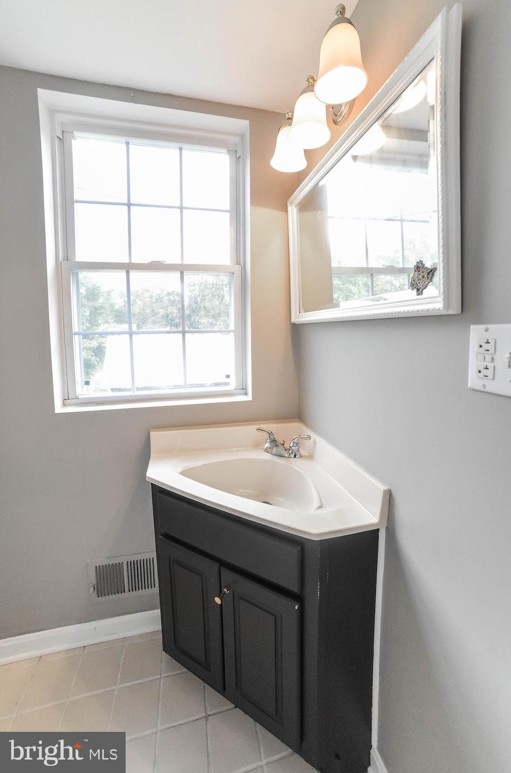45524 Drayden Road Valley Lee, MD 20692 - Photo 23 of 51 Upstairs bath