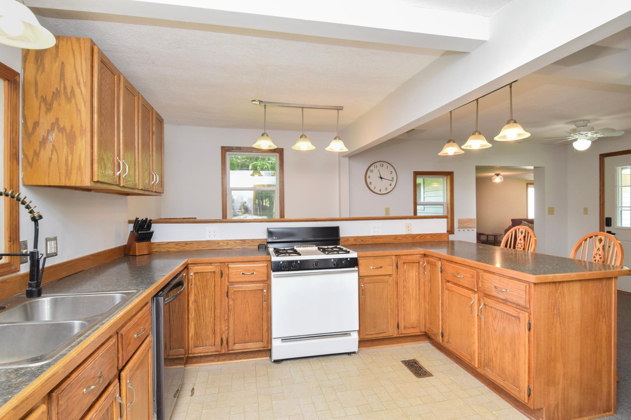 233 Hawthorne Road Wyoming, MN 55092 - Photo 12 of 28