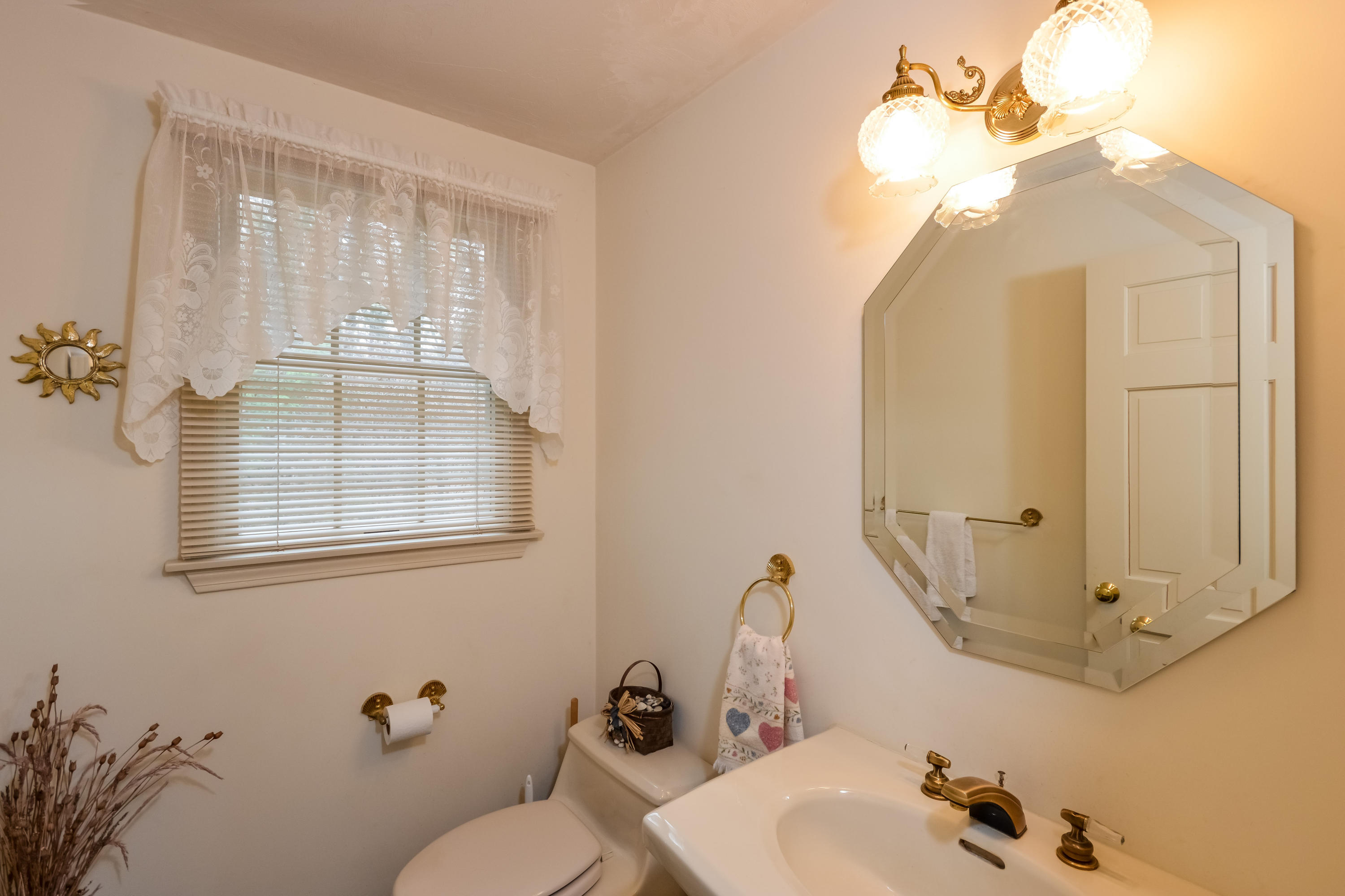 45 Deerfield Road Osterville, MA 02655 - Photo 15 of 29 018-Powder_Room-4096097-large