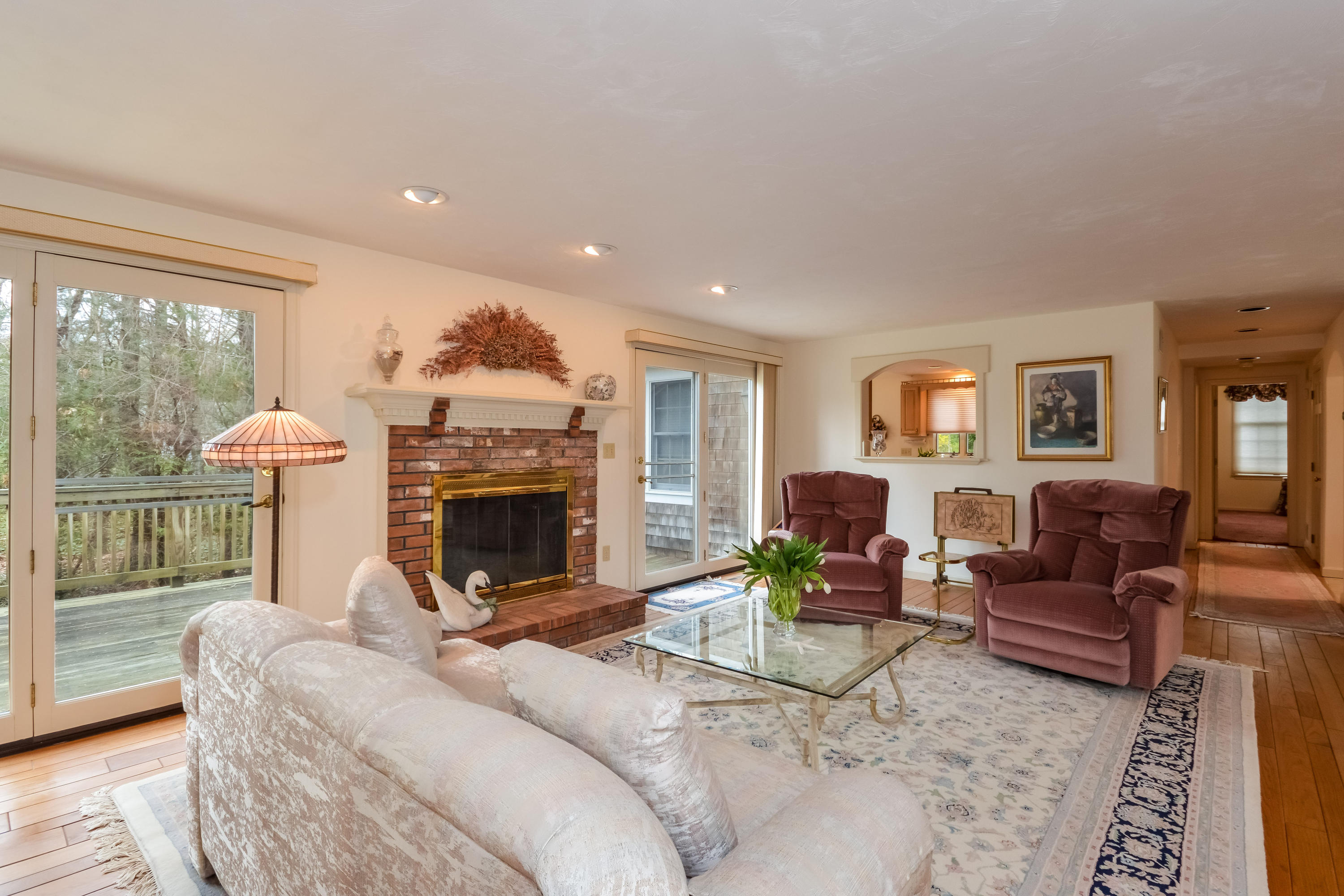 012-Family_Room-4095304-large