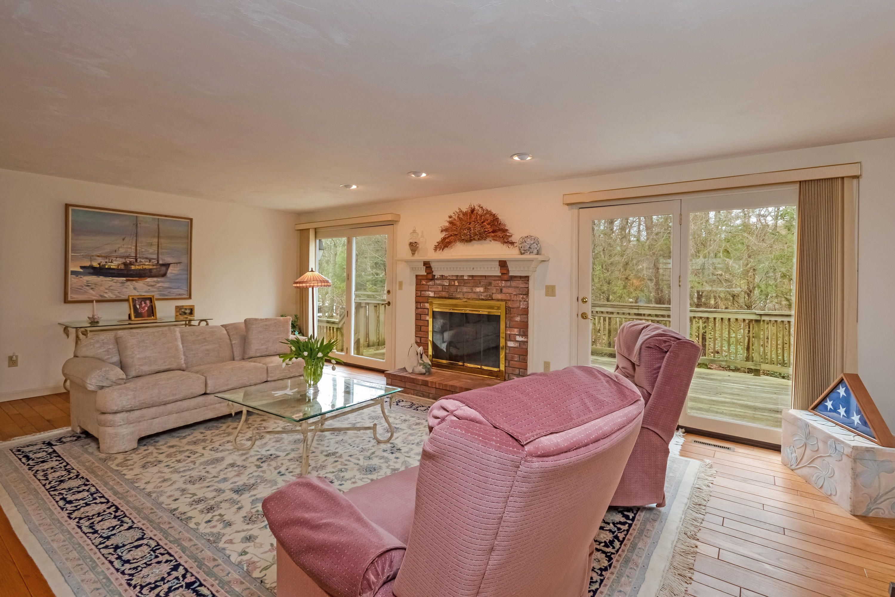 013-Family_Room-4096098-large