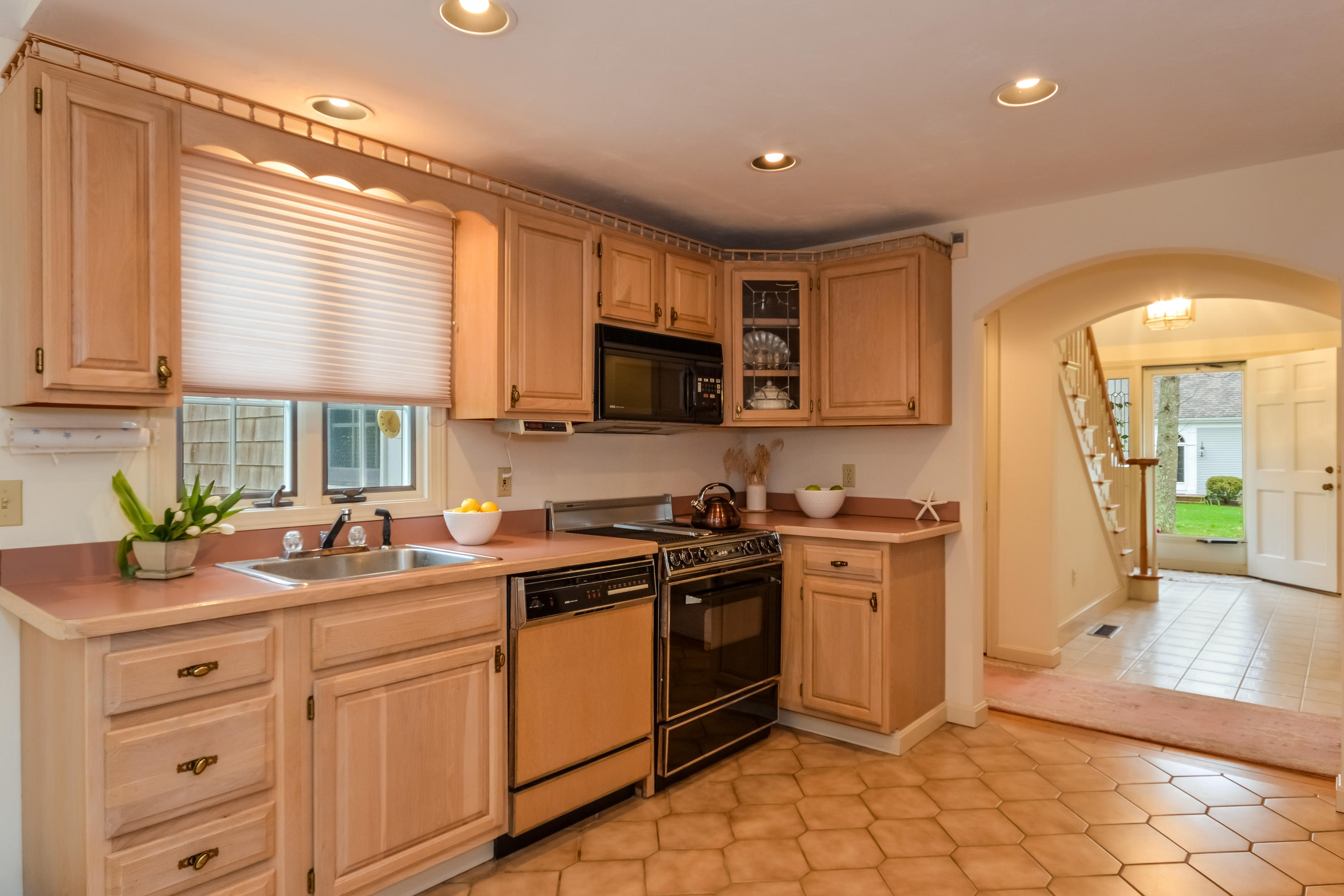 45 Deerfield Road Osterville, MA 02655 - Photo 10 of 29 011-Kitchen-4095316-large
