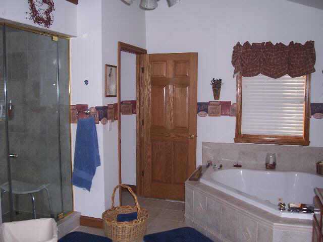 1810 Lake Road Northeast Lancaster, OH 43130 - Photo 7 of 8