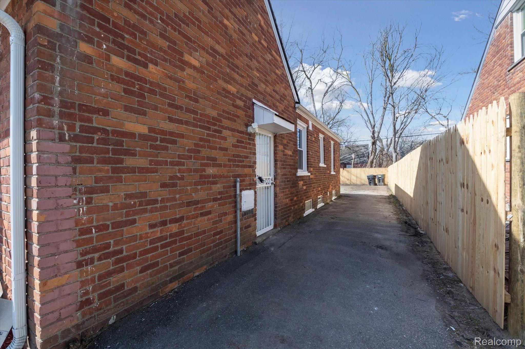 19367 Annchester Road Detroit, MI 48219 - Photo 28 of 33