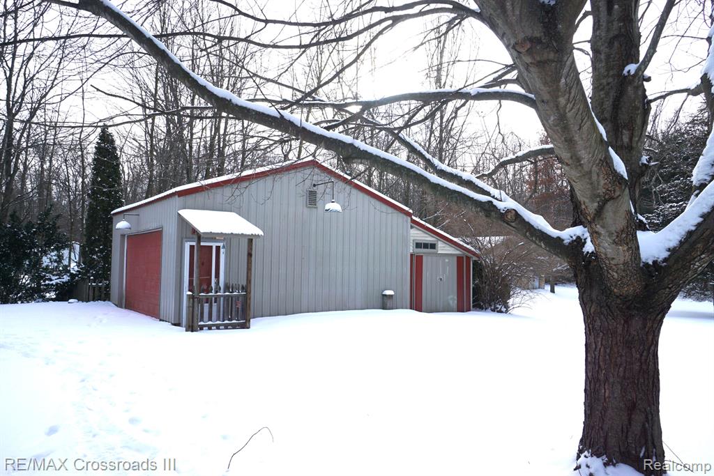 21900 Bohn Road Belleville, MI 48111 - Photo 3 of 35