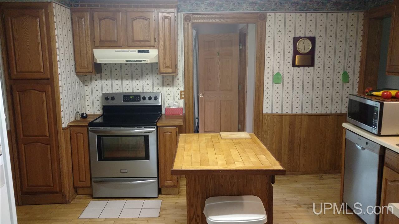 N5198 North Samuelson Road Munising, MI 49862 - Photo 13 of 43
